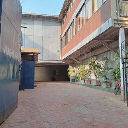 Hotel Arts International Mumbai Ngoại thất bức ảnh