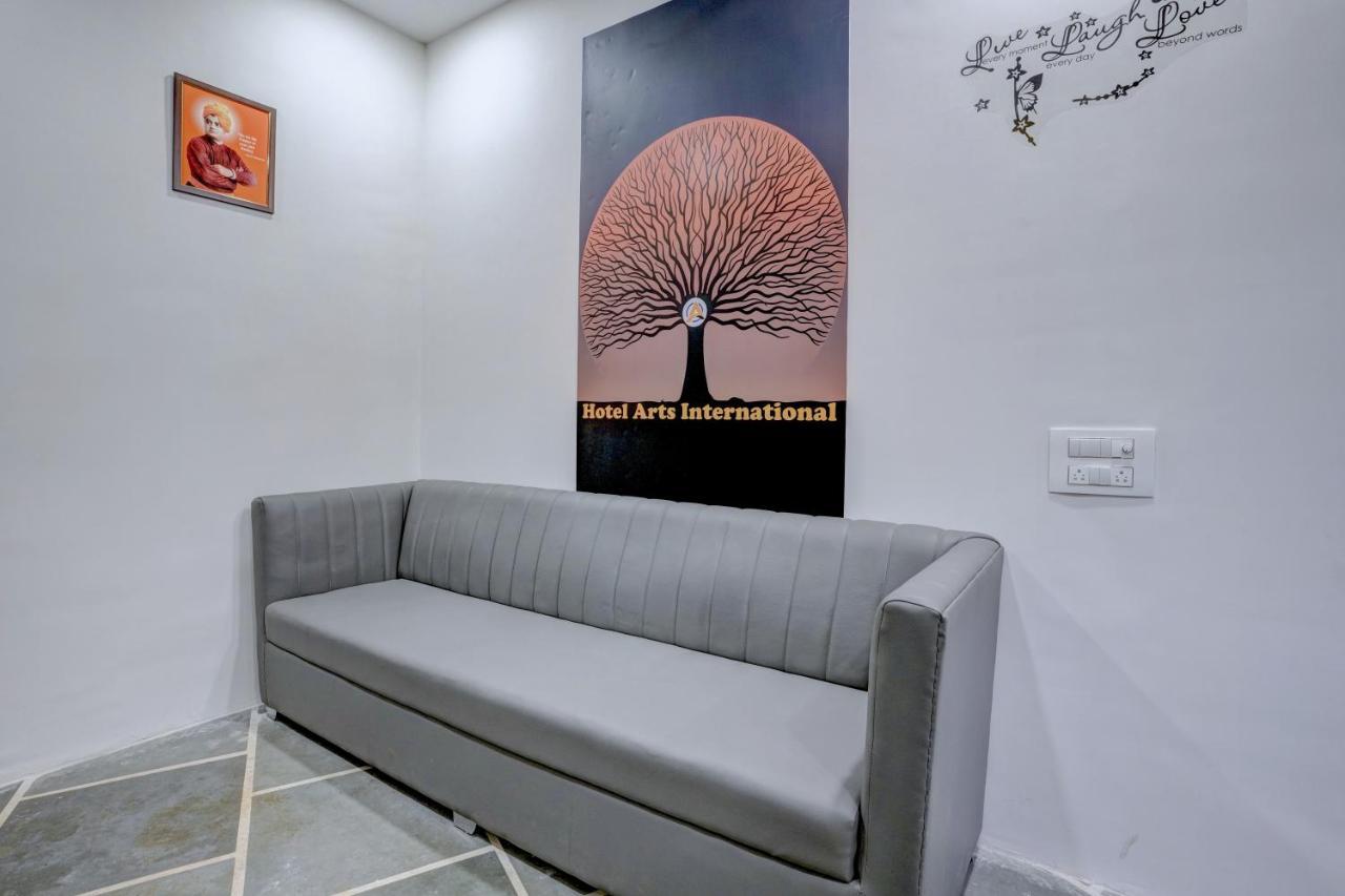 Hotel Arts International Mumbai Ngoại thất bức ảnh