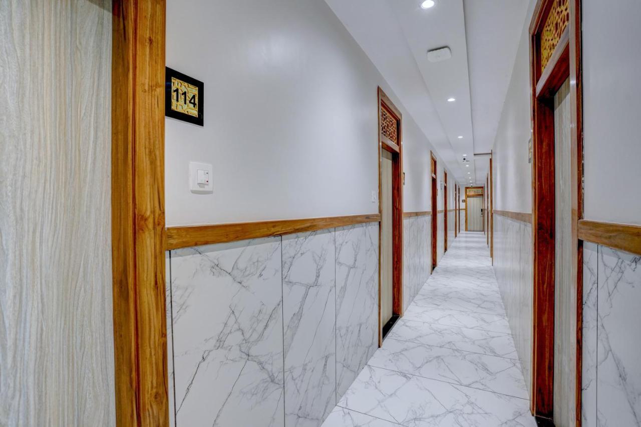 Hotel Arts International Mumbai Ngoại thất bức ảnh