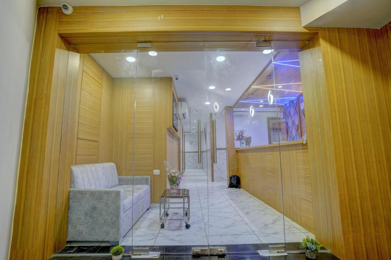 Hotel Arts International Mumbai Ngoại thất bức ảnh