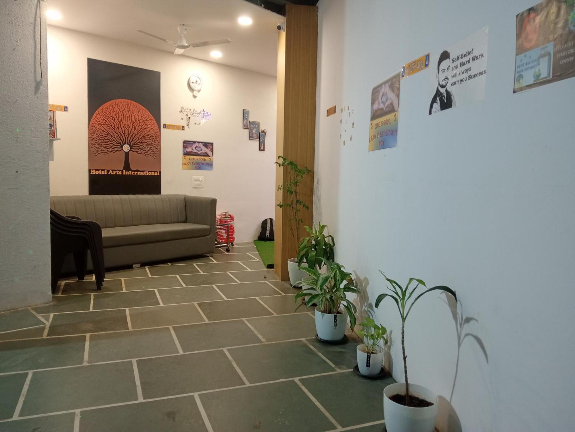 Hotel Arts International Mumbai Ngoại thất bức ảnh